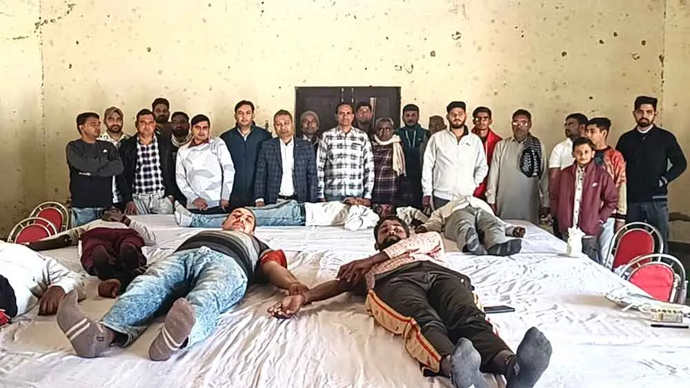 रक्तदान शिविर में 100 यूनिट रक्त एकत्रित