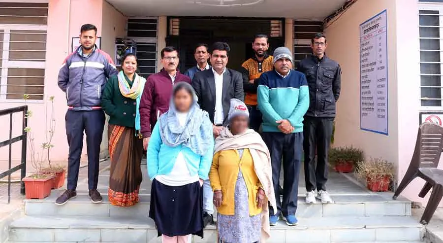 दादी की आंखों से छलके खुशी के आंसू