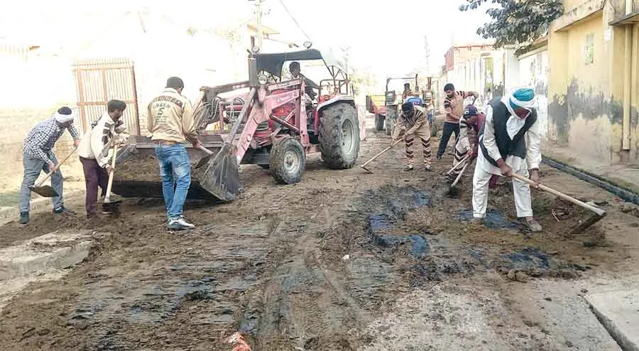 साध-संगत के सहयोग से चलाया स्वच्छता अभियान