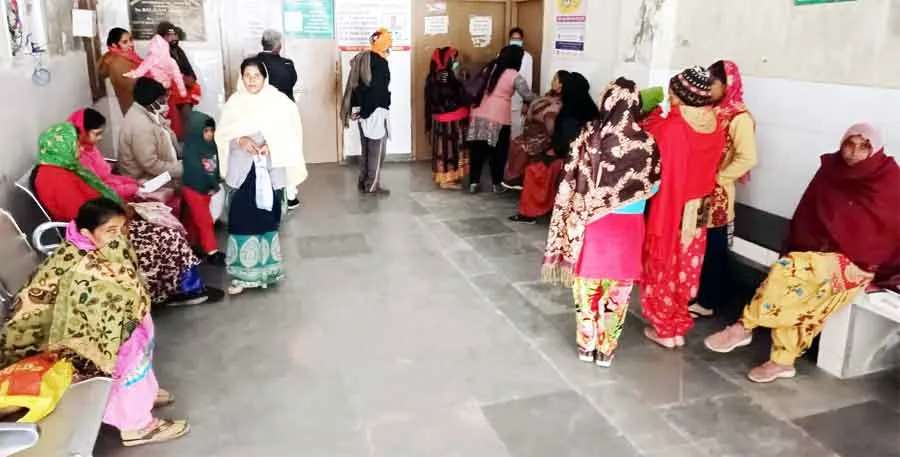 नियमों की उड़ रही धज्जियाँ