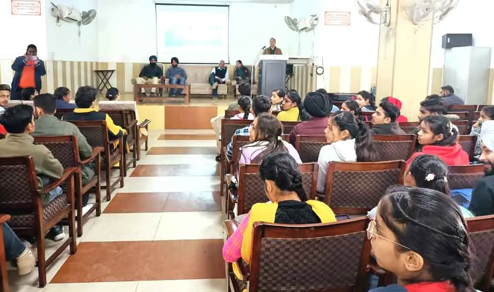 साइबर सुरक्षा के बारे में जानकारी होना अति आवश्यक : आचार्य