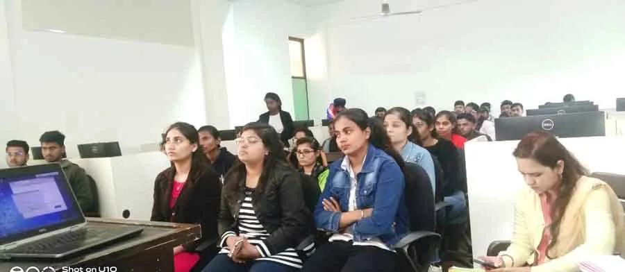 युवा पीढ़ी हमारे देश की धरोहर है” इन्हीं युवा पीढ़ी के हाथों में है देश का भविष्य :- डॉ. श्वेता सिंह
