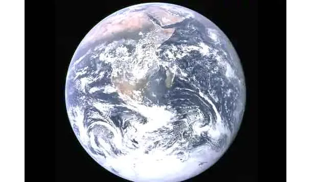 अंतरिक्ष से ली गई पृथ्वी की सबसे सुंदर तस्वीर