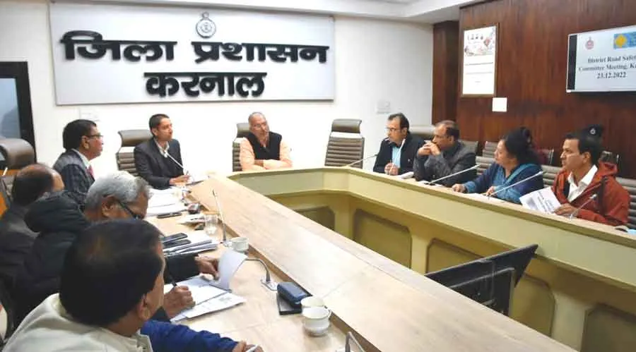 गलियों में लटक रही बिजली की तारों से जल्द मिलेगा छुटकारा