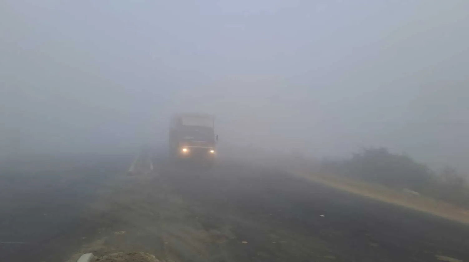 Mosam Update: सांसों पर धुंध का कहर, बढ़े हादसे, लोगों की गई जानें