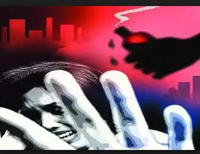 दिल्ली में 17 साल की छात्रा पर फेंका तेजाब