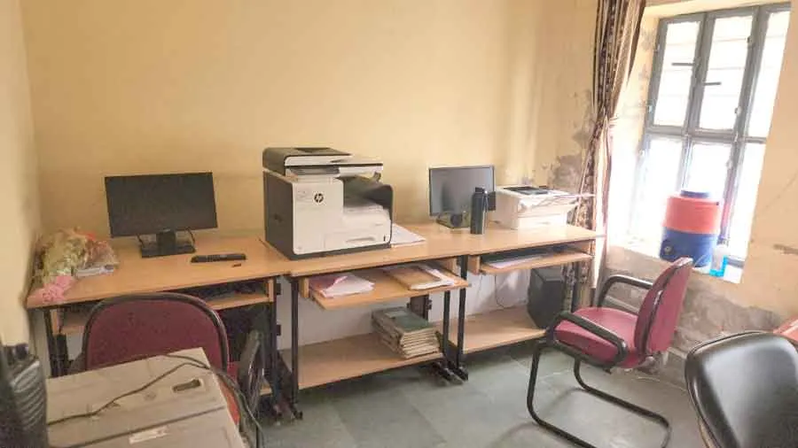 शॉर्ट सर्किट से उड़ा महिला पुलिस थाना के इलेक्ट्रॉनिक उपकरणों का फ्यूज