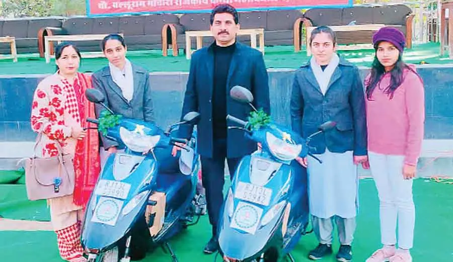 Rajasthan Scooty Yojana: कालीबाई भील-देवनारायण स्कूटी योजना के लिए छात्राएं 6 जुलाई तक दर्ज करा सकेंगी आपत्तियां