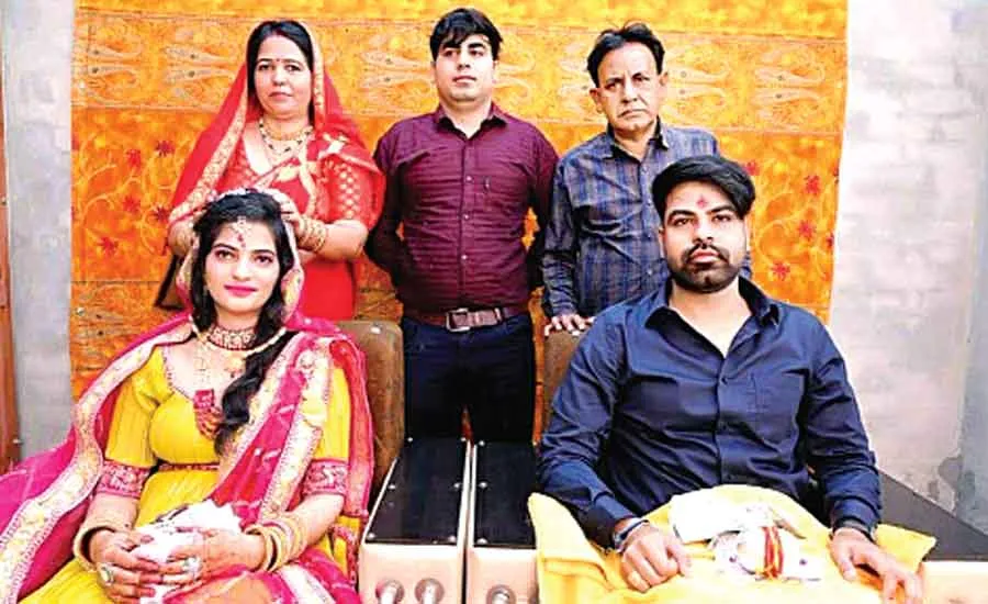 बेटे की शादी में दहेज के रूप में उठाया केवल एक रुपया व नारियल