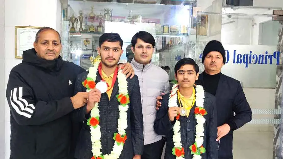 दिल्ली राज्य पेंचक सिलात खेल प्रतियोगिता में प्रताप स्कूल खरखौदा के खिलाड़ियों ने 2 पदक जीते।