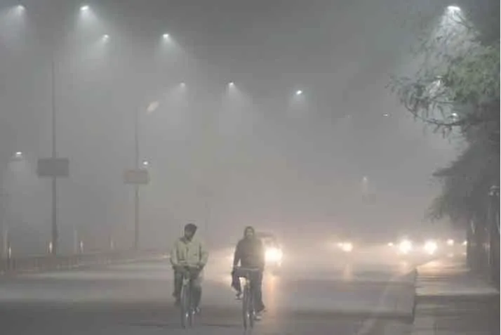 सर्द हवाओं से छूट रही कंपकंपी, रात के तापमान में आई गिरावट