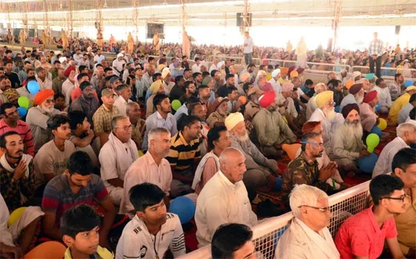 Anmol Vachan: पूज्य गुरु जी ने सुझाया तरक्की का रास्ता