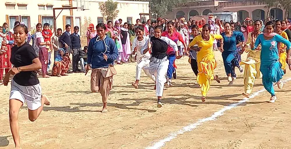 सालमखेड़ा की नंद कौर ने चलाई सबसे तेज साइकिल