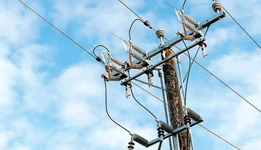 लोग दिनभर पूछते रहे, कब आएगी बिजली
