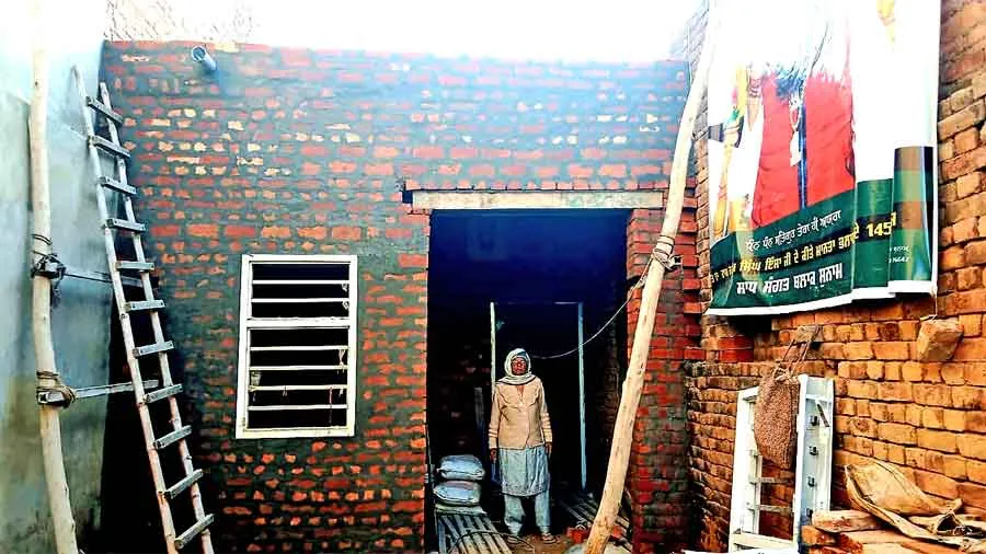 सुनाम की साध-संगत ने जरूरतमंद महिला को बनाकर दिया ‘आशियाना’