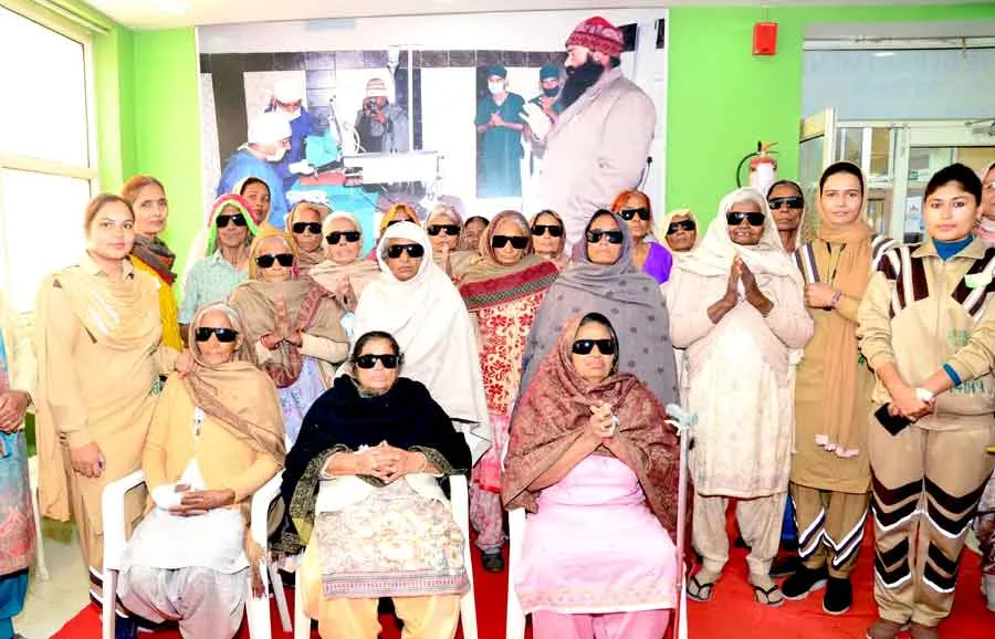 323 और अंधेरी जिंदगियों को रोशनी दे गया 31वां याद-ए-मुर्शिद कैंप
