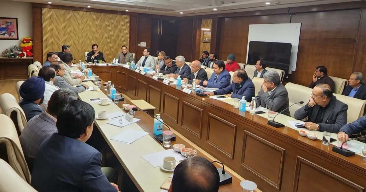 बिजली संबंधी समस्याओं का त्वरित समाधान हो: रणजीत सिंह चौटाला