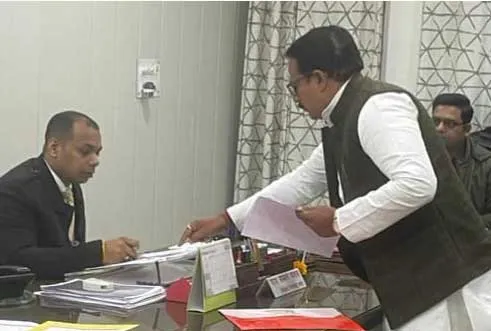 फ्लाई ओवर निर्माण की सुस्त गति से क्षेत्रवासी त्रस्त
