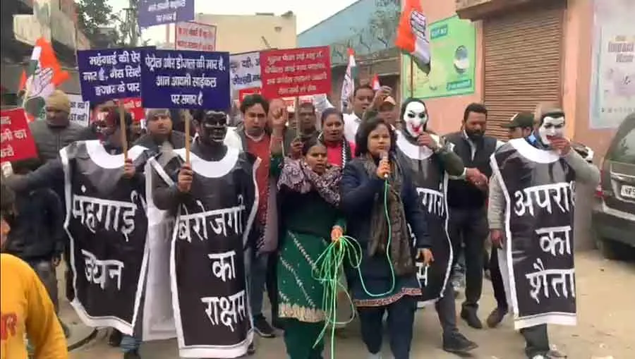 जन समस्याओं को लेकर निकाला विरोध मार्च