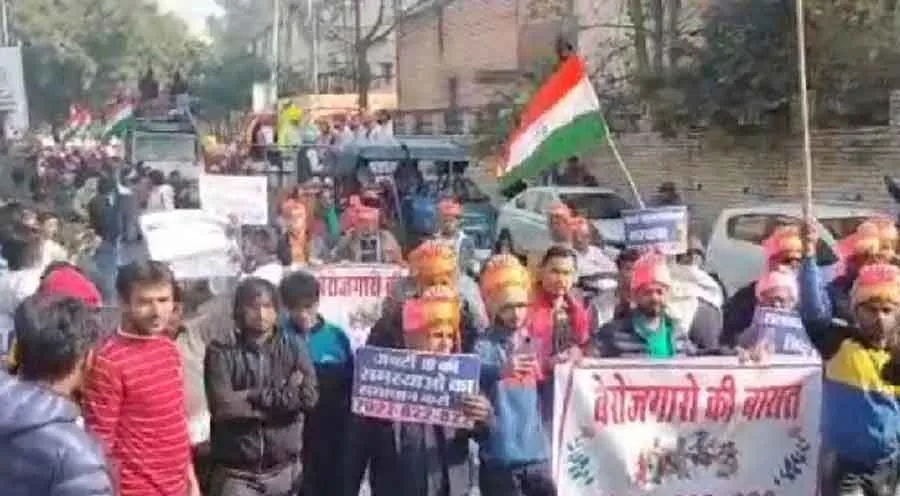 रोहतक के भाजपा कार्यालय पर बेरोजगारों की अनोखी बारात…