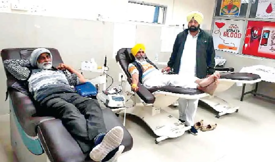 इन्सानियत: सेवादारों ने दो यूनिट रक्तदान कर बचाई मरीज की जिंदगी