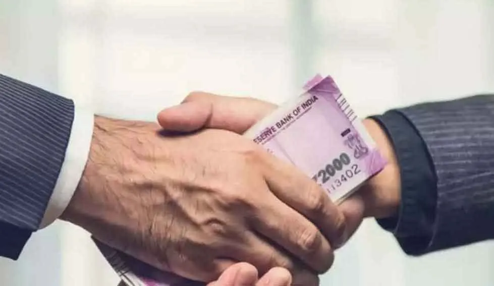 भाजपा नेता घूस लेते कैमरे में कैद, कांग्रेस ने जारी किया वीडियो