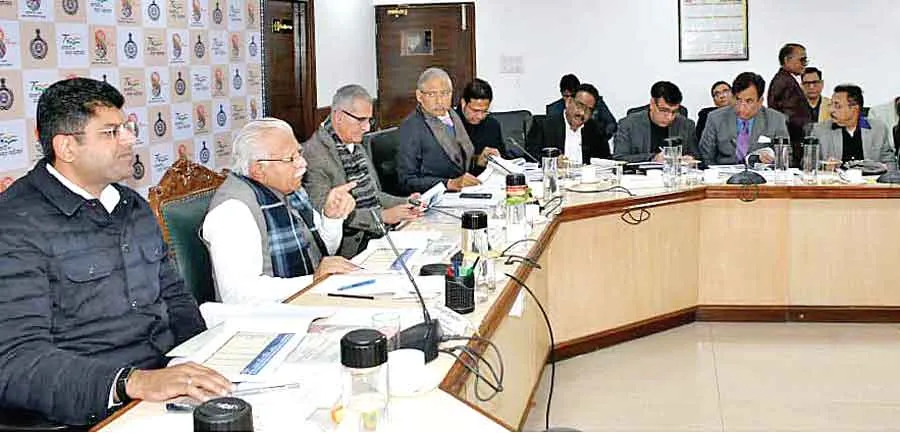 मुख्यमंत्री मनोहर लाल ने अधिकारियों के साथ बैठक कर तैयार की रूपरेखा