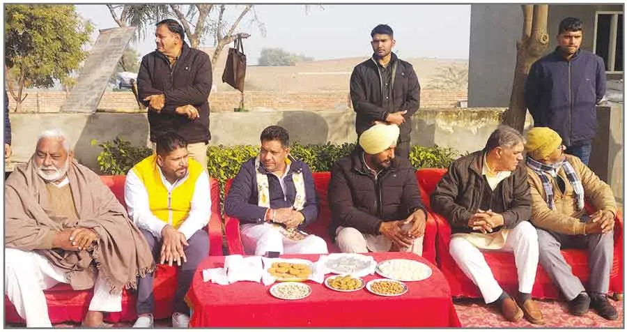 गोबिंद कांडा ने बेगू व शाह सतनाम पुरा पंचायतों की समस्याएं सुनी