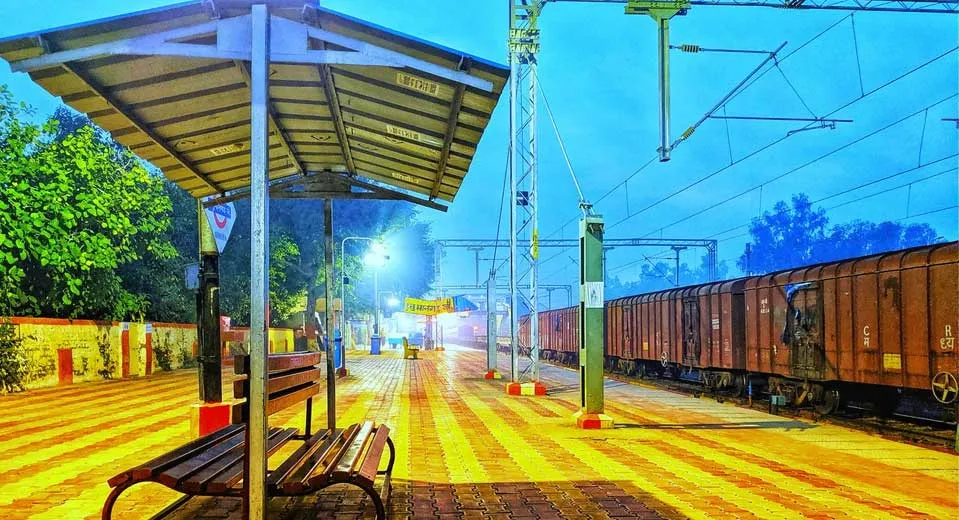 स्टेशन पर रेल सुविधाओं में विस्तार करने की मांग