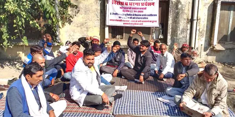 राइट टू रिकॉल, ई-टेंडरिंग के विरोध में सरपंचों का धरना रहा तीसरे दिन भी जारी