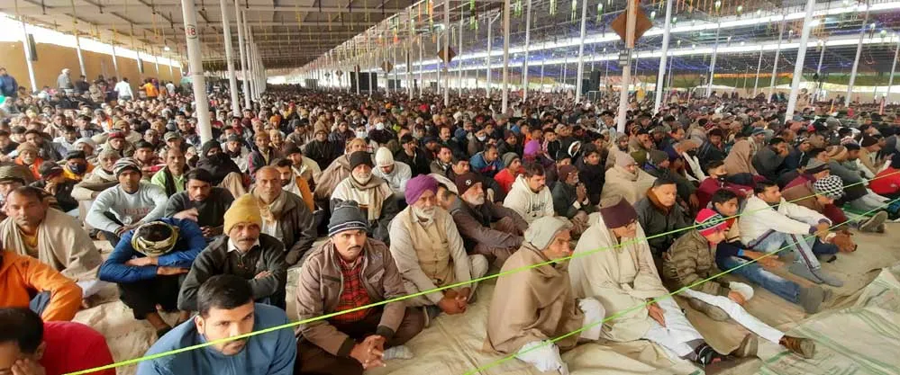 बरनावा आश्रम में दिखी आस्था और संस्कारों की झलक