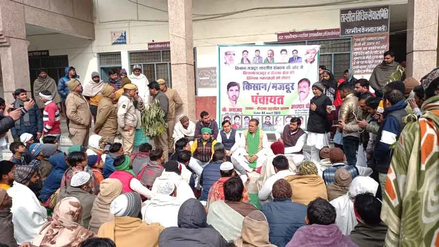 तहसील मुख्यालय पर गरजे किसान-मजदूर, सौंपा ज्ञापन