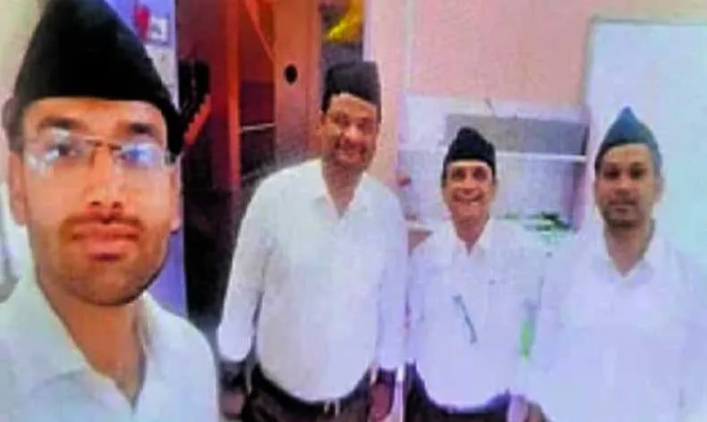 RSS की वर्दी में प्रोफेसर…?