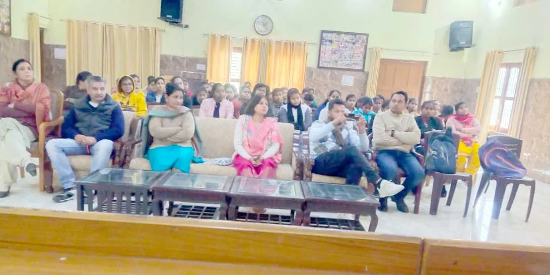 ट्रैफिक नियमों का रखें ध्यान : संदीप
