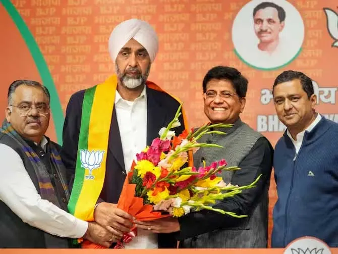 कांग्रेस को बड़ा झटका: मनप्रीत बादल भाजपा में शामिल