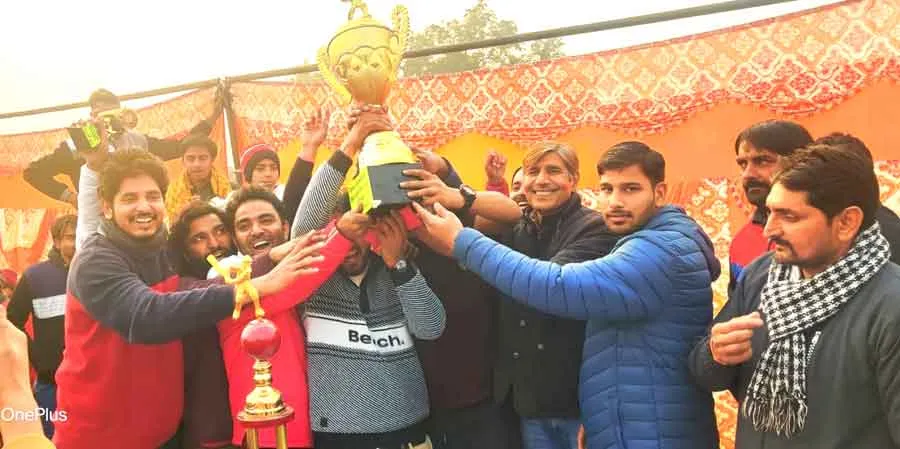 क्रिकेट के फाइनल में खुड्डा ने छछरौली को हराकर टॉफी जीती