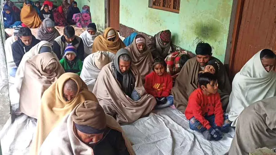 बूंदा-बांदी के बीच नामचर्चा में पहुंचे मालिक के प्यारे