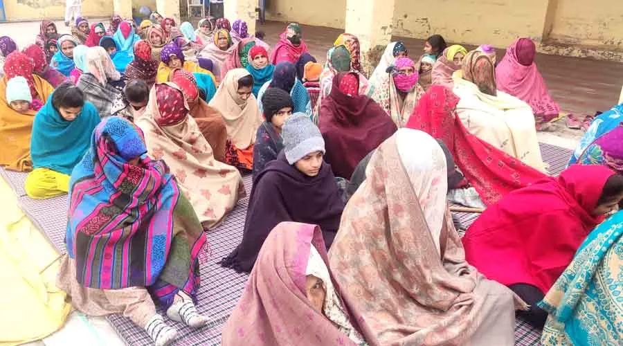 जन्म महीना आया प्यारे सोहणे सतगुरु दा, खुशिया नाल ले आया जन्म प्यारे सोहने सतगुरु दा