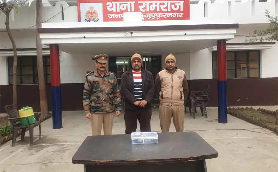 देशी रिवाल्वर व तमन्चे सहित एक आरोपी गिरफ्तार