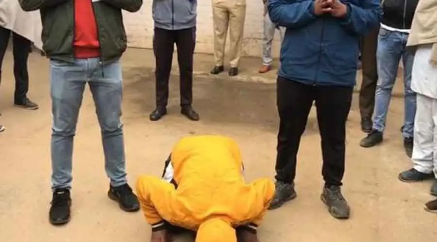 ‘आई लव कोसली’ बोर्ड तोड़ने वाले युवकों ने नाक रगड़ कर मांगी माफी