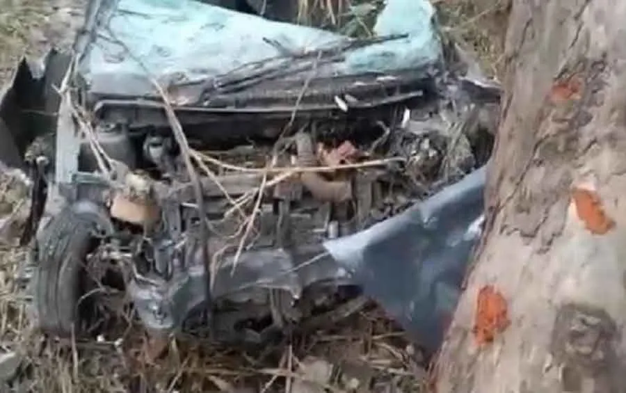 तेज रफ्तार कार ने कुचले पांच मजदूर तीन की मौत, दो जख्मी
