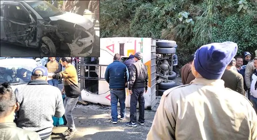 बस व कार की आमने-सामने की भिड़ंत, कार के उड़े परखच्चे, महिला की मौत, 23 घायल