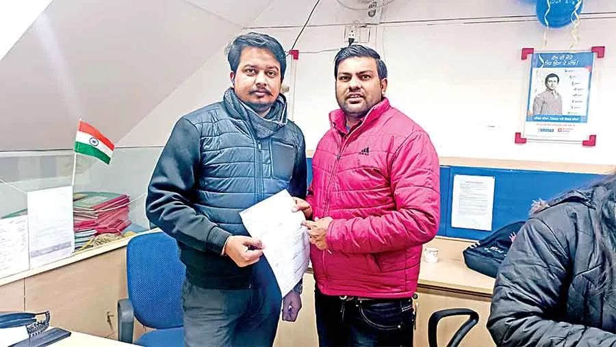 ईमानदारी की मिसाल : ‘सच कहूँ’ के पत्रकार ने खाते में गलती से आए 5 लाख लौटाए