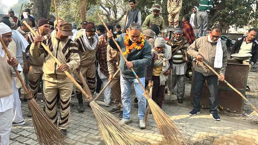 आज पूरे हरियाणा में गांव-शहर व कस्बों में एक साथ चला डेरा श्रद्धालुओं का झाड़ू