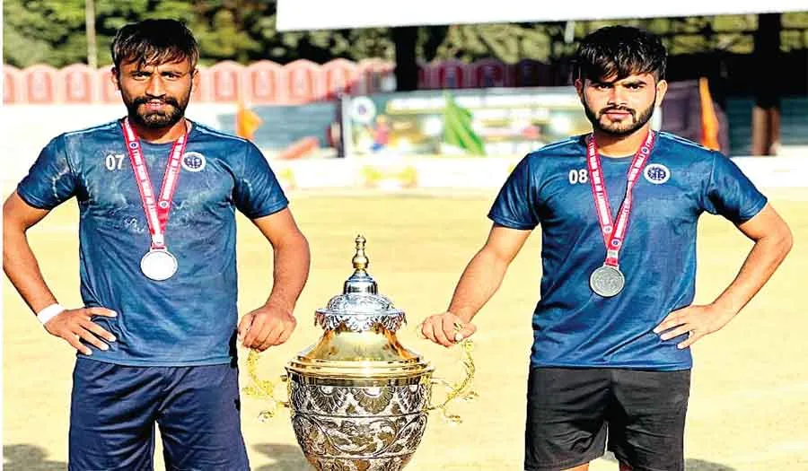 मीत फुटबॉल खिलाड़ियों ने रचा इतिहास, पूज्य गुरु जी को दिया सफलता का श्रेय