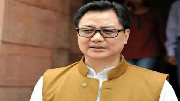 जजों की नियुक्ति वाले पैनल में अपने प्रतिनिधि चाहता है केंद्र!