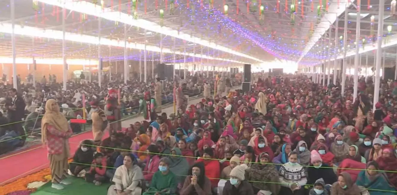 LIVE : अवतार माह की खुशी में बरनावा आश्रम में लगी रौनकें