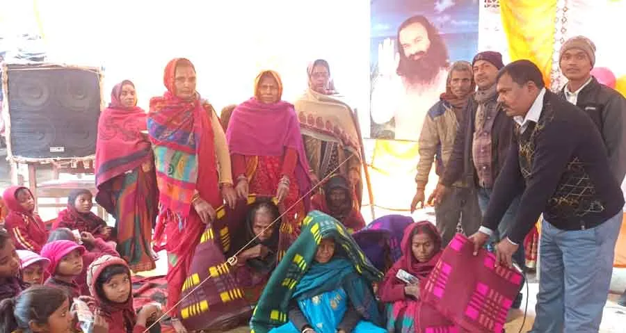 जरूरतमंदों को कम्बल वितरित कर मनाया जन्मदिन
