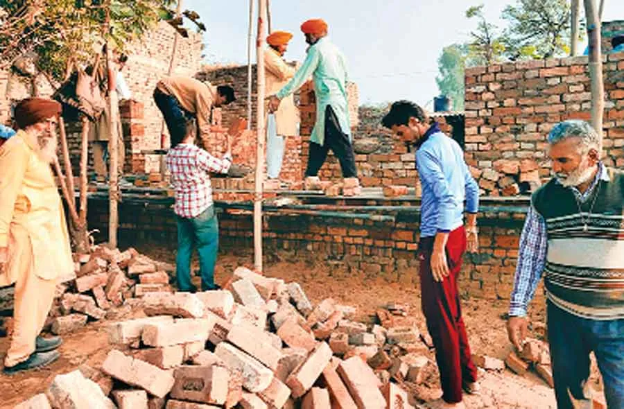 Happy Lohri: पंजाब के डेरा श्रद्धालुओं ने इस तरह मनाई Lohri