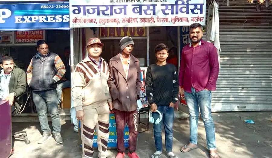 नए साल व जन्ममाह का आगाज किया लोक भलाई कार्यों से असम से आए युवक को मिलवाया परिजनों से